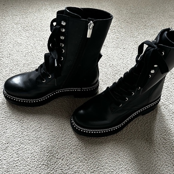 Vince Camuto Branda Black Leather Round Toe Lace Up Combat Boots Size 6.5 - Picture 3 of 11